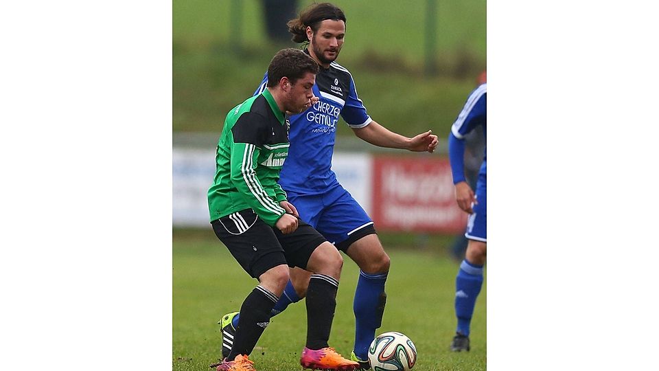 Alexander Eberlein (blau) wechselt nach Boxdorf. F: Zink