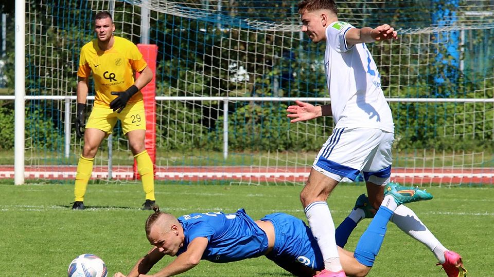 Klare Kraftverhältnisse: Der FC Deisenhofen, hier Stephan Kopp, hat Aufsteiger und Bayernliga-Schlusslicht Kirchheim ordentlich ausrutschen lassen. Lukas Kretzschmar ist Mann des Tages