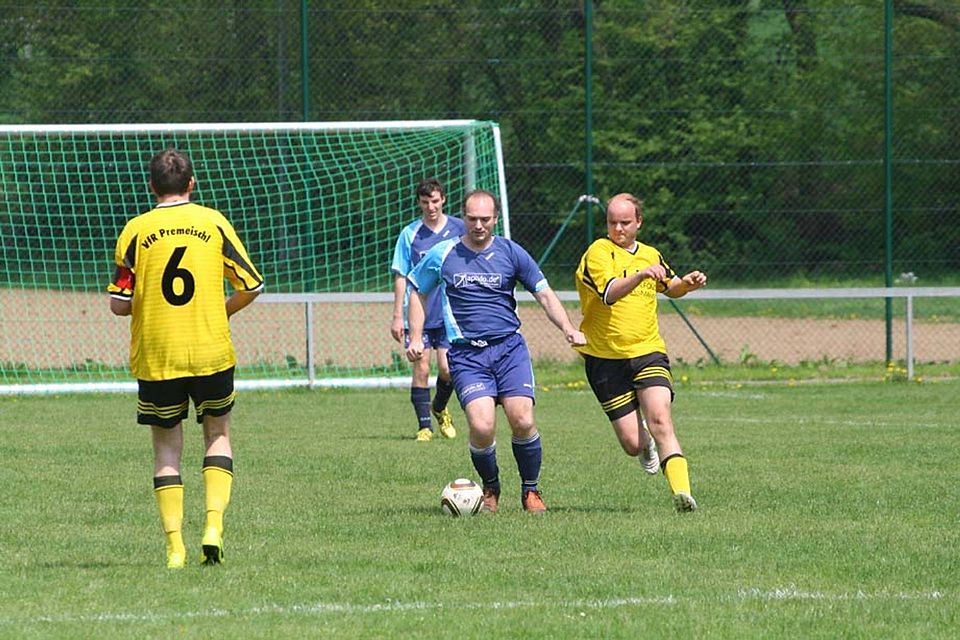 Spachtholz (r.) erzielte den 4:2-Siegtreffer des VfR Premeischl im Heimspiel gegen den SV Diendorf II. F: Ertl Spachtholz (r.) erzielte den 4:2-Siegtreffer des VfR Premeischl im Heimspiel gegen den SV Diendorf II. F: Ertl