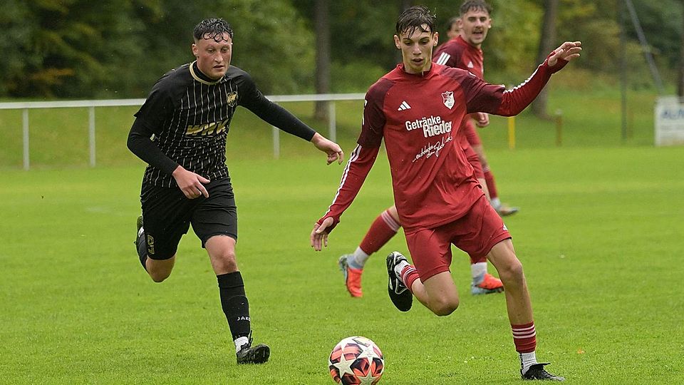 Laub (in schwarz) und Wörth (rot) gehen als Außenseiter in ihre Spiele.