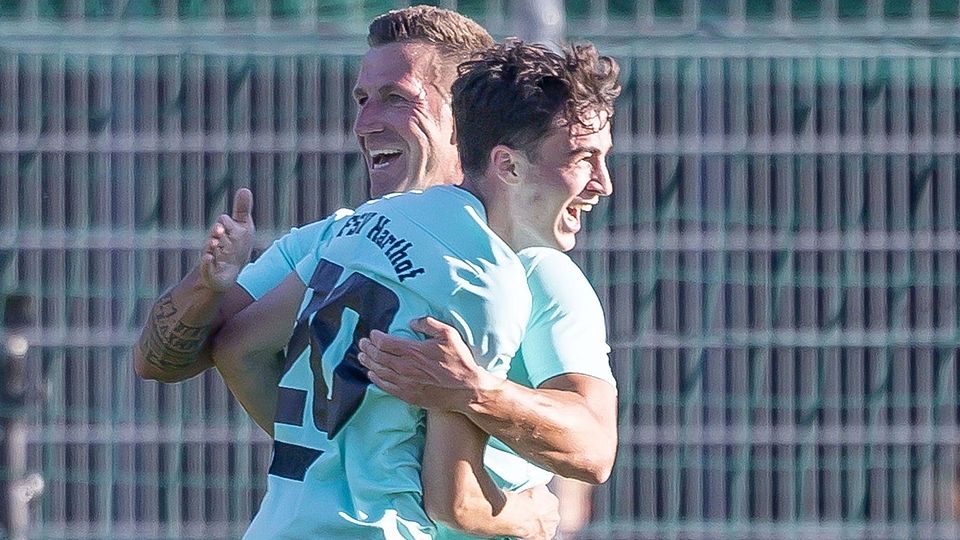 Der letzte Jubel im Herrenbereich? Beim 1:2 gegen den FC Ingolstadt gab Robert Söltl (l.) die Vorlage für Shayan Sagha (r.).