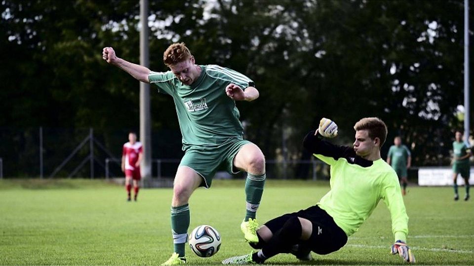 Die SG Griesingen (links, hier im Stadtpokal gegen TSV Rißtissen) trifft am Sonntag in der Kreisliga A auf Öpfingen – und ist, anders als in der vergangenen Saison, im Derby diesmal der Favorit. SZ-Archivfoto: mas
