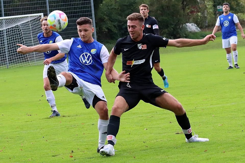 Sorgte für die Vorentscheidung: Frederik Specht (r.) erzielte für die SG Söcking gegen die SF Breitbrunn das 3:0.