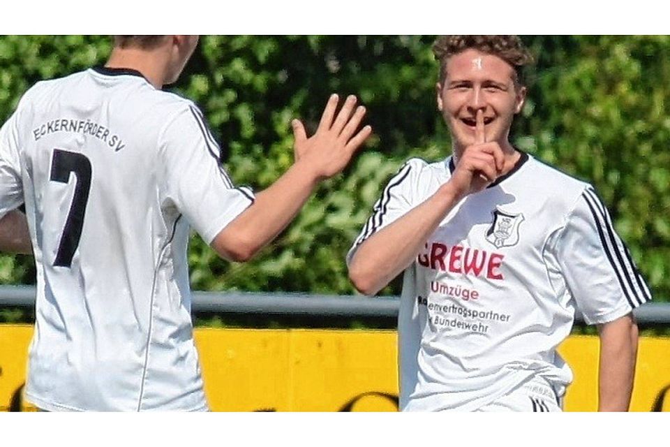 Gruß an die Mitspieler: Ole Altendorf zeigt an: „Nennt mich nicht mehr Chancentod“.