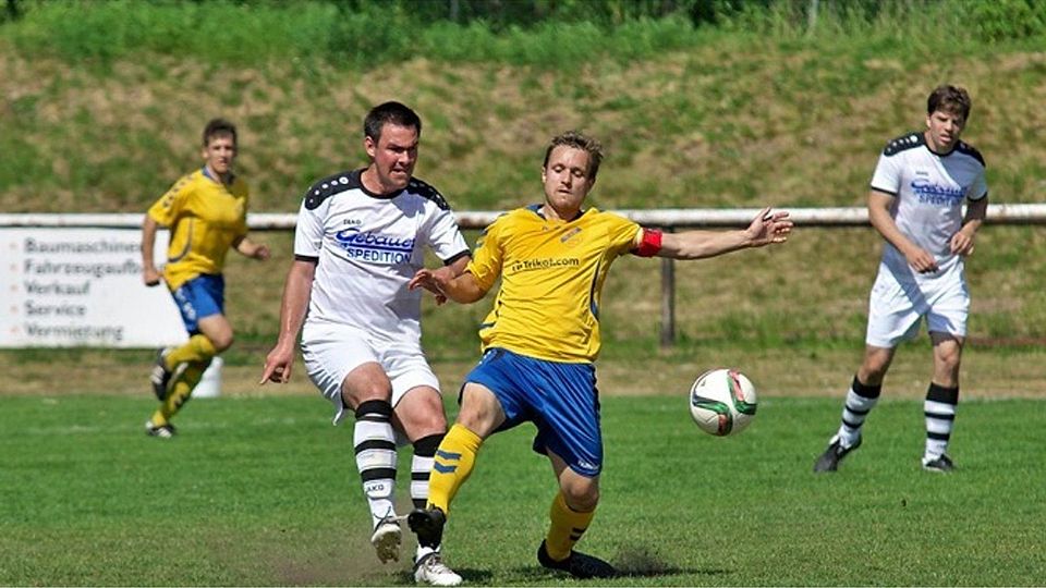 Benjamin Boenecke (links) und die SG Rotation Leipzig können am Sonntag mit einem Sieg über Lipsia Eutritzsch II nach dem Pokalsieg auch die Meisterschaft in der Stadtliga eintüten. F: Rossner