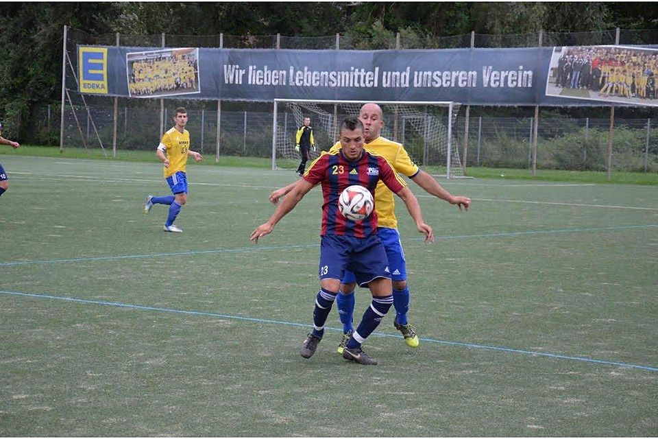 Trifft doppelt und muss dann verletzt vom Platz: Ayhan Atar vom FC Leverkusen., Foto: Wolfram Kämpf