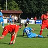 Die DJK Arnschwang (roter Dress) unterlag daheim mit 0:4 dem Tabellenführer FC Kosova Regensburg.