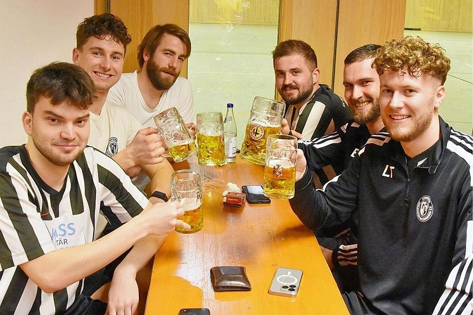 Die Fußballer des SV Adelshofen beim Mammendorfer Hallenturnier.