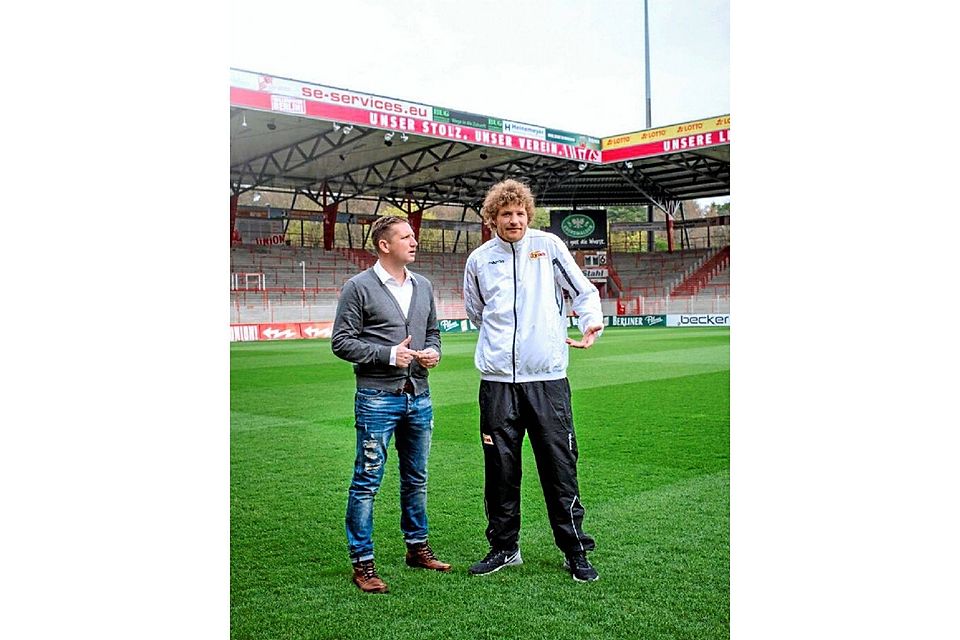 Haben das Testspiel festgezurrt: Ronny Erdmann (links) und Unions Teamleiter Tobias Döge.  ©MZV/privat