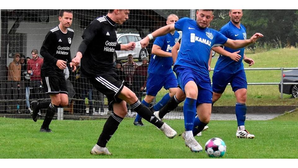  Die SG Schwalmtal ist nach drei Spielen in der Fußball-Kreisoberliga noch ohne Punkt und Tor. Das soll sich im Heimspiel am Samstag gegen die FSG Wettenberg ändern. Hier eine Szene von der Niederlage gegen Homberg/Ober-Ofleiden. © Zinn 