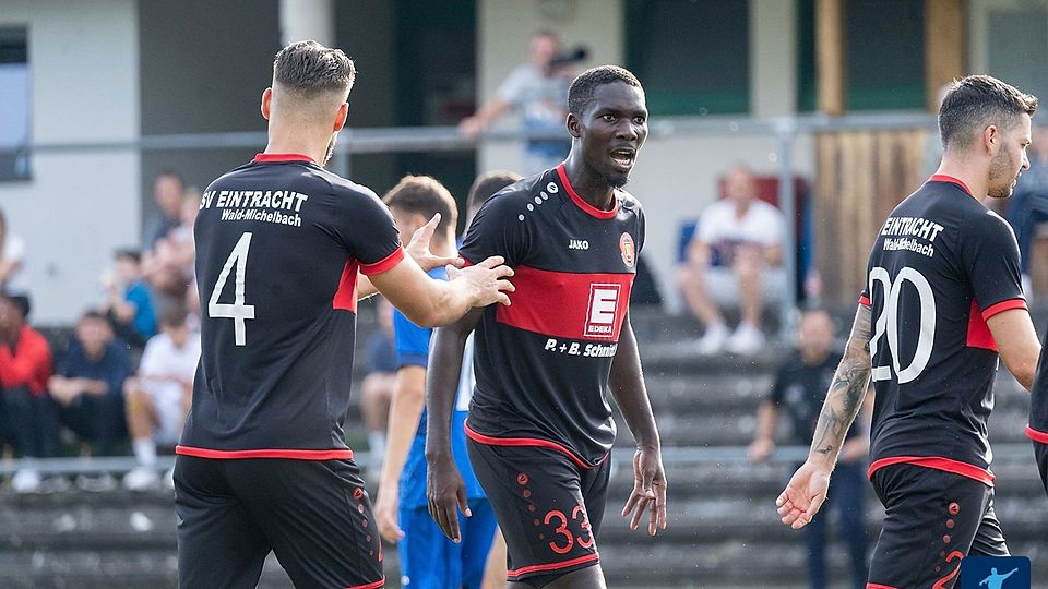 Boubacar Siby (Mitte) und Sascha Amend sind als Trainerduo bei Eintracht Wald-Michelbach von Bord gegangen.