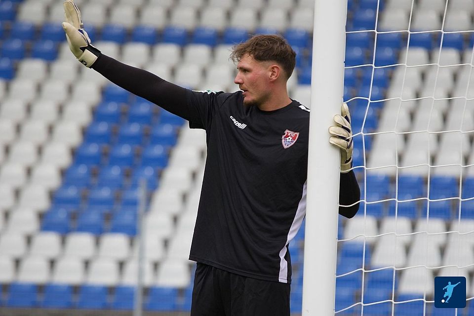 Ron Meyer bleibt in der Regionalliga. 