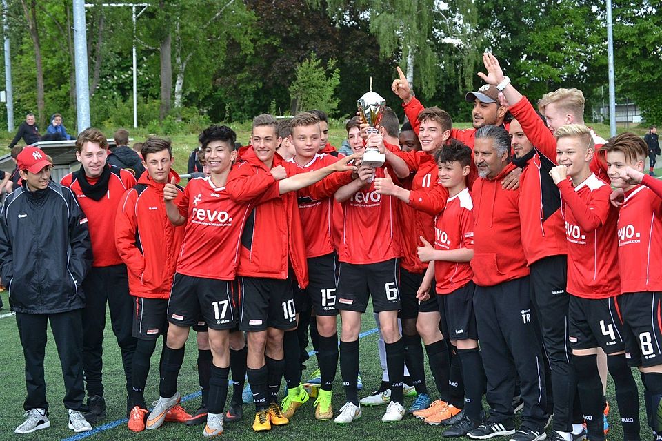 Kreispokalsieger 2015/16:  C-Junioren des FC Rheinsüd Köln - Foto: Wilberz