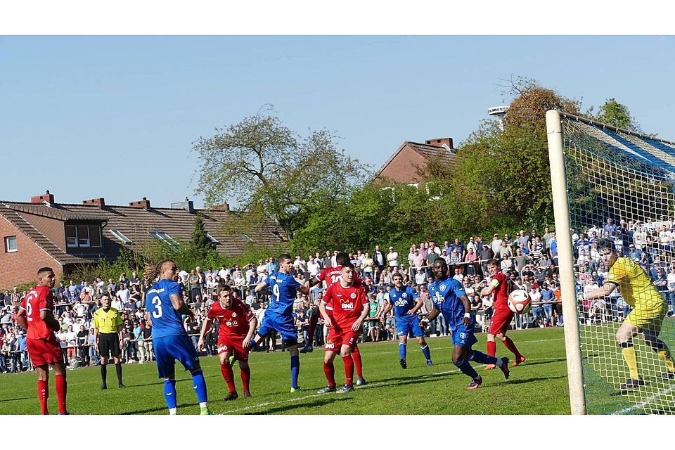 Am 19.04.19 noch real gegeneinander:  Der Bremer SV und Oberneuland.