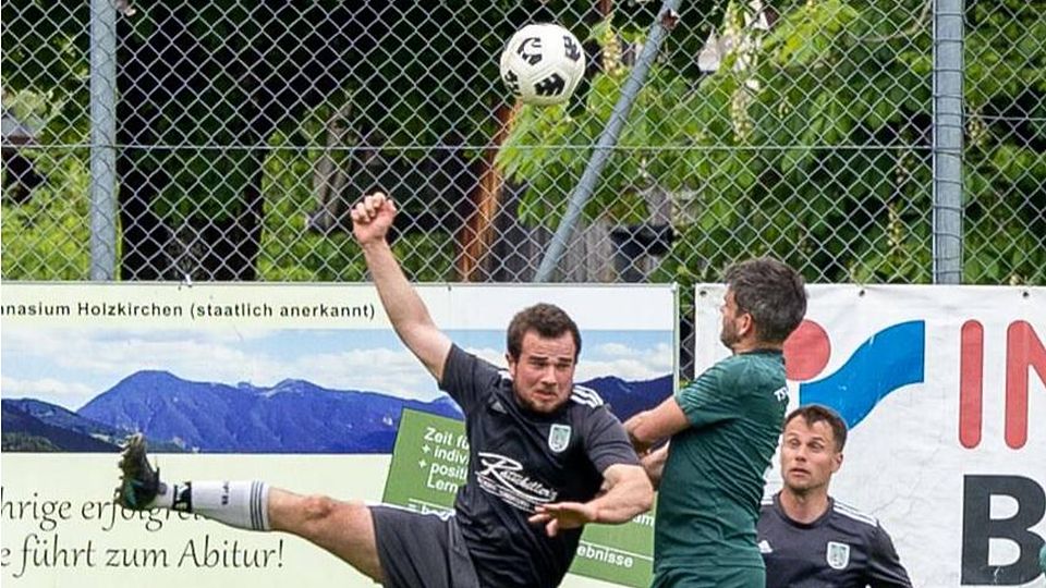 Die Altenstadter (in grünen Trikots) gingen in Holzkirchen an ihre Leistungsgrenze.