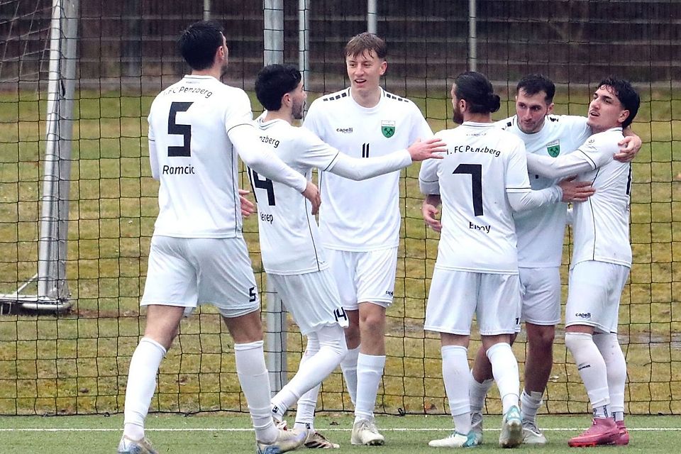 Empfängt die Zweite des FC Deisenhofen: Der 1. FC Penzberg.