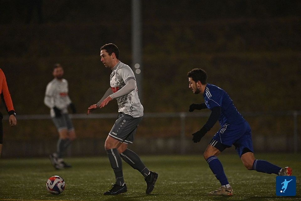 Rätsel wirft das Aus von Dominik Schmöller (am Ball) beim FC Dreisessel auf  