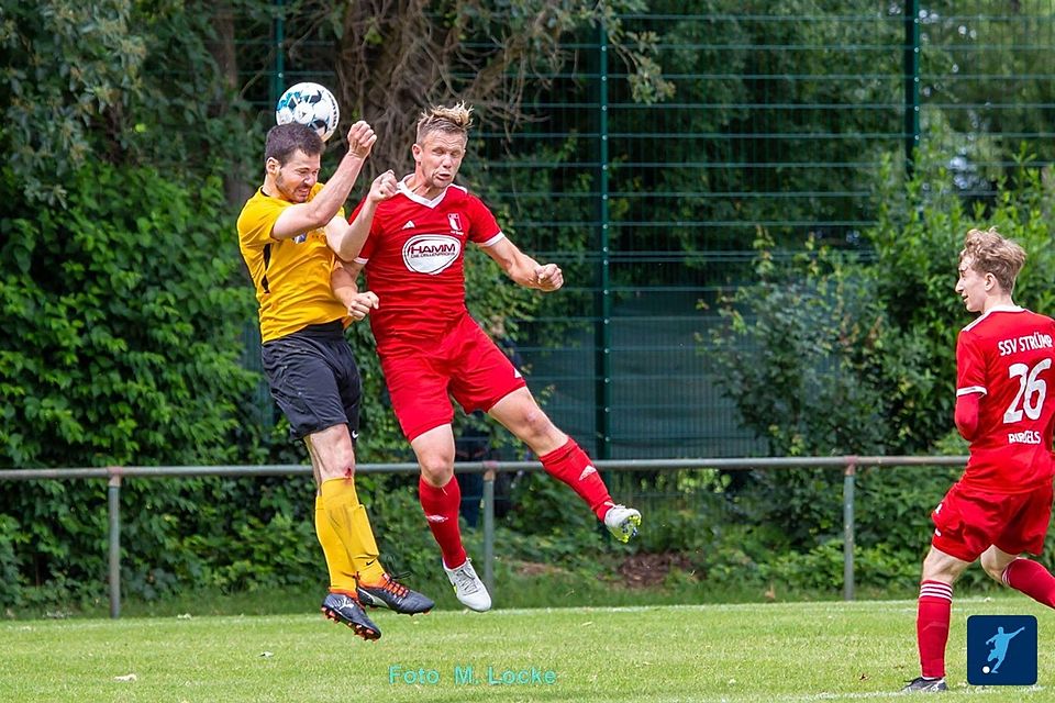 Auf und neben dem Platz ist es spannend. 