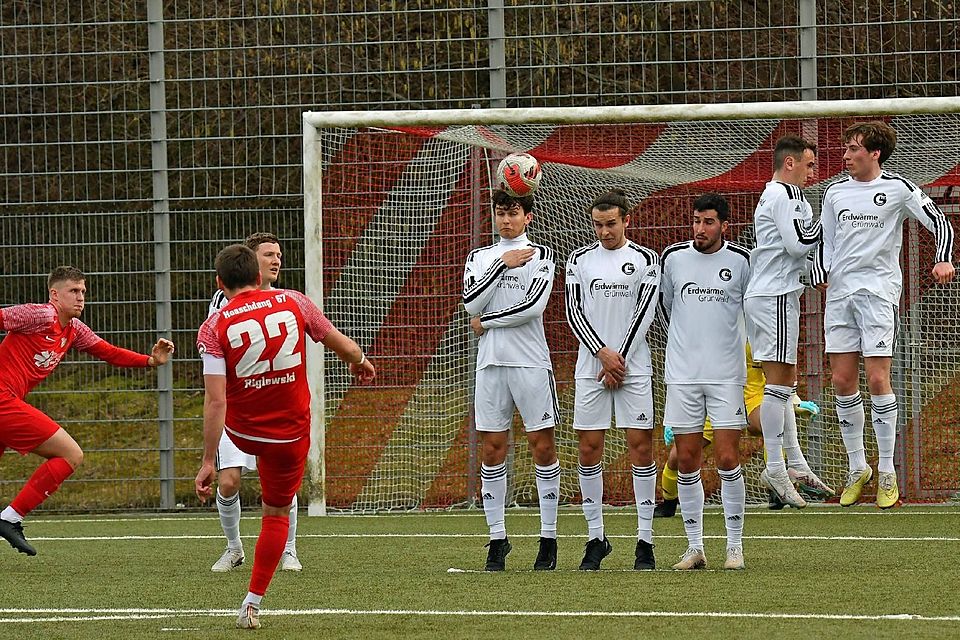 Sehenswertes Freistoßtor von Lukas Riglewski beim 4:0-Testspielsieg des SV Heimstetten gegen Landesliga-Spitzenreiter TSV Grünwald.