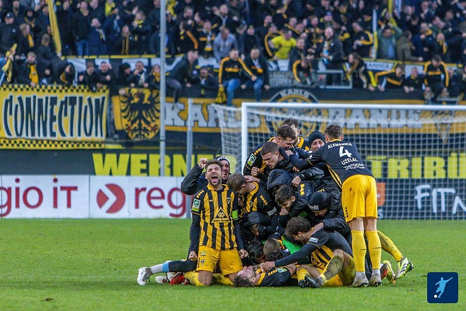 Alemannia Aachen schlägt Rot-Weiß Oberhausen im Spitzenspiel mit 3:1.