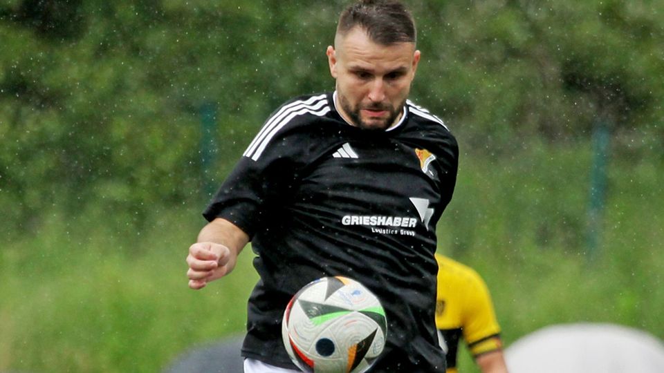 Zwölf Jahre ununterbrochen im Laufenburger Dress: Bujar Halili, der im Sommer zum VfB Waldshut zurückkehrt. | Foto: Matthias Konzok