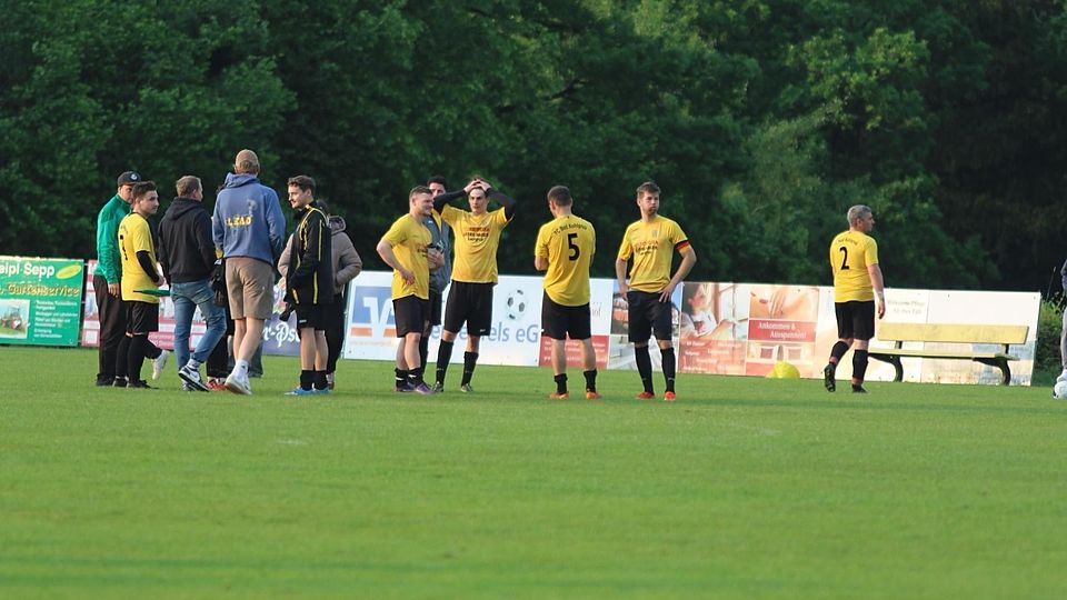Bedröppelte Bad Kohlgruber: Der Treffer zum 2:0 ist den Gastgebern aufgrund einer vermeintlichen Abseitsstellung aberkannt worden.