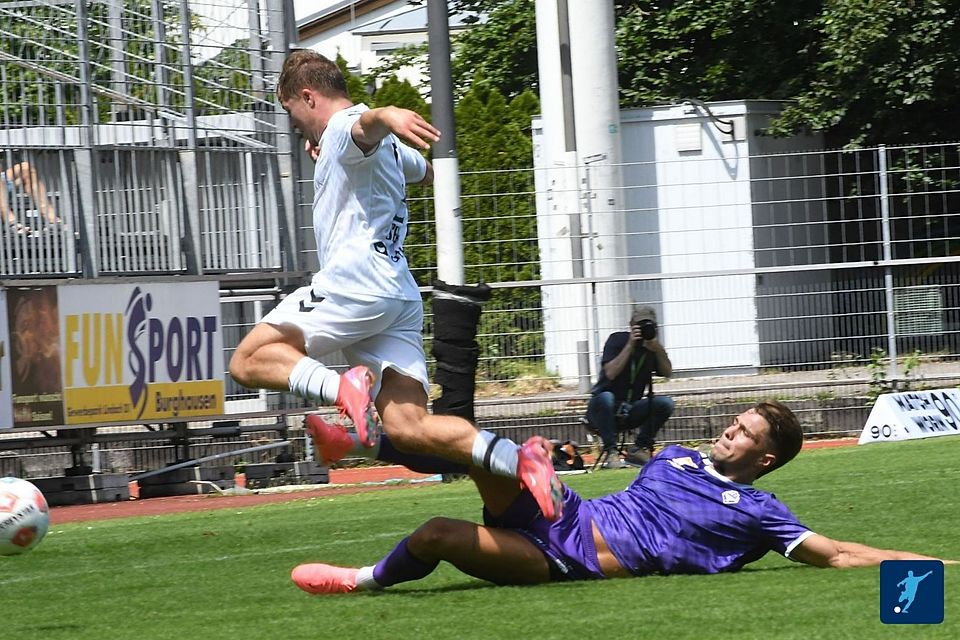 Das deutsch-österreichische Duell in Burghausen verfolgten knapp 800 Zuschauer.