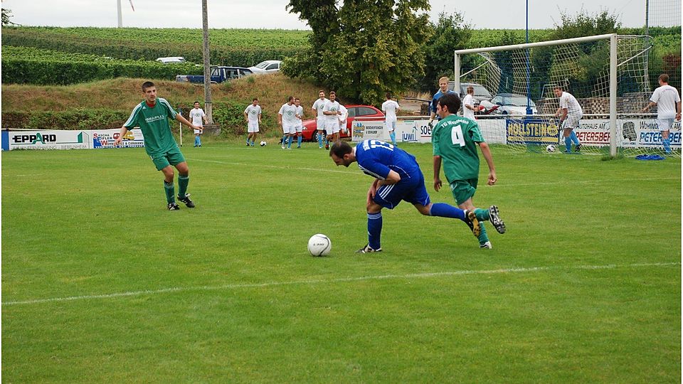 Die Entwicklung bei Rheingold Hamm ist positiv. Gegen Biebelnheim II (blau) fordert Trainer Michael Marker eine Wiedergutmachung. Foto: Bohn