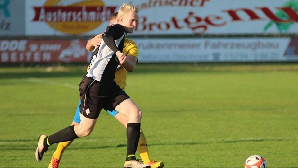 Defensiver Abräumer: Malte Bandowski und der Delbrücker SC holten beim FC Gievenbeck einen 0:2-Rückstand auf und schafften am Ende noch ein 2:2-Unentschieden. F: Heinemann