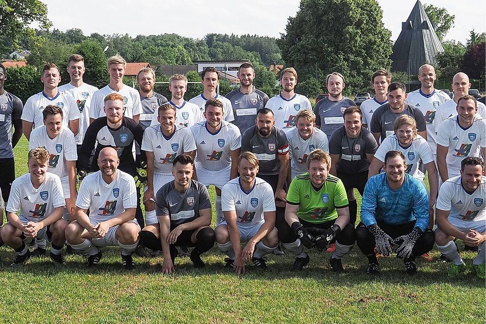 Im Rahmen eines Freundschaftsspiels traten die Mannschaften aus Glonn und Ebersberg zu einer „Abschlussaktion“ der Saison 2ß19/21 an.