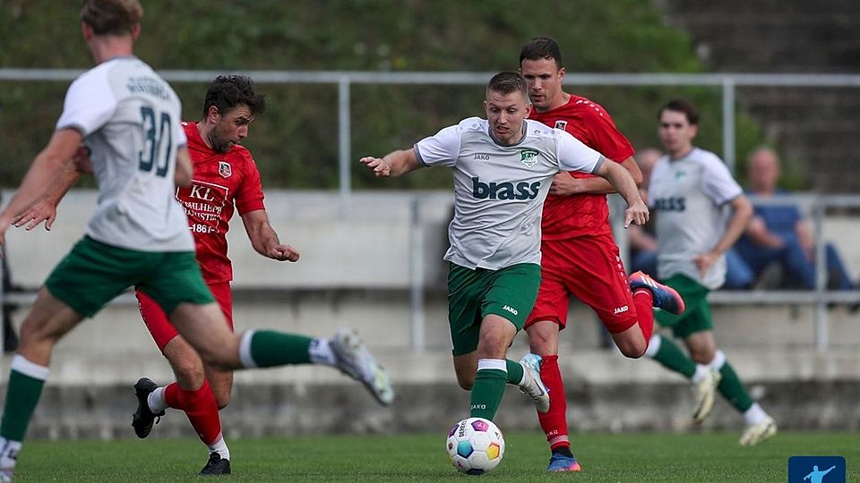 Zurück aus dem Urlaub: Gianluca Schäfer (3. v. rechts) und seine Teamkollegen wollen dem TSV Abtswind am Samstag Paroli bieten.