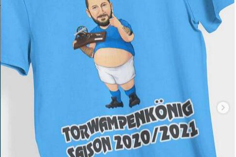 Neu in der Kollektion: Der Torschützenkönig der 3. Liga, Sascha Mölders, hat ein weiteres Shirt herausgebracht. 