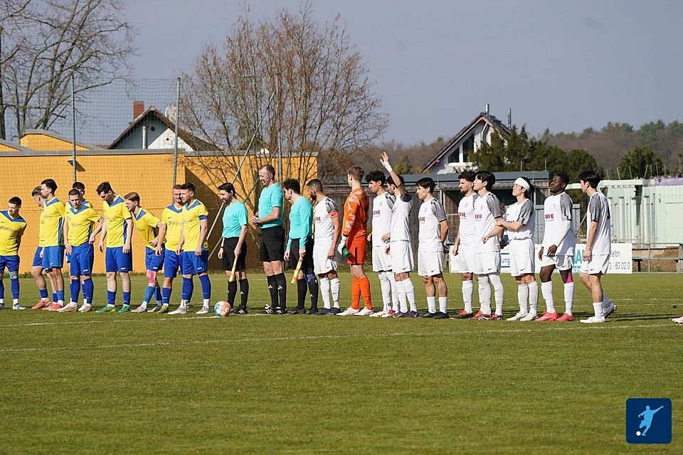Wer macht am Ende Winke-Winke aus der Verbandsliga? Die SG Langstadt/Babenhausen und der FC Kalbach kämpfen noch gegen den Abstieg.