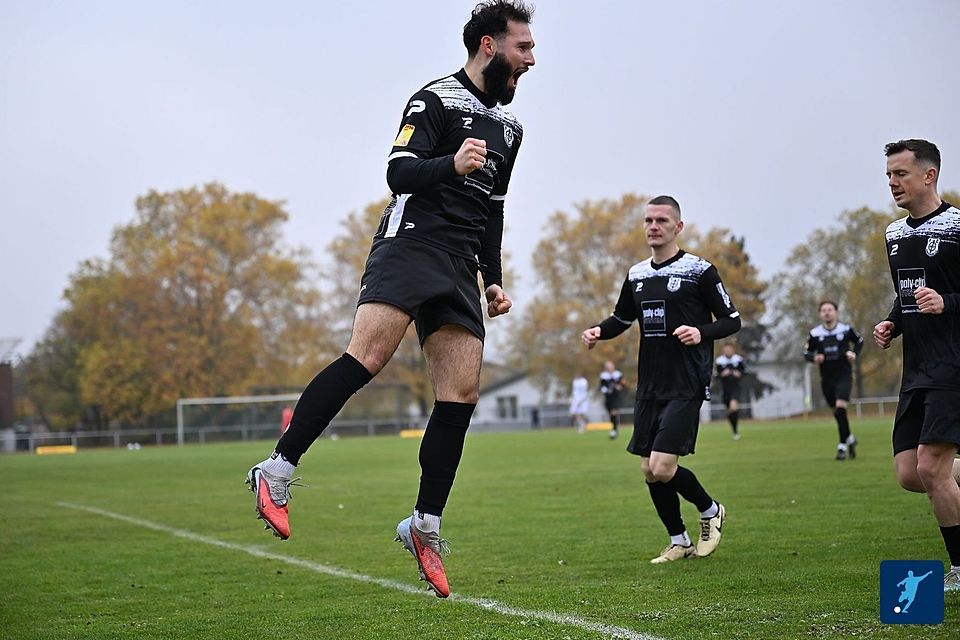 Gewohntes Bild: Bereits 23 mal konnte Halil Ibrahim Yilmaz in dieser Saison einen Treffer für seinen FC Eddersheim bejubeln - in nur 13 Spielen. Gewohntes Bild: Bereits 23 mal konnte Halil Ibrahim Yilmaz in dieser Saison einen Treffer für seinen FC Eddersheim bejubeln - in nur 13 Spielen.