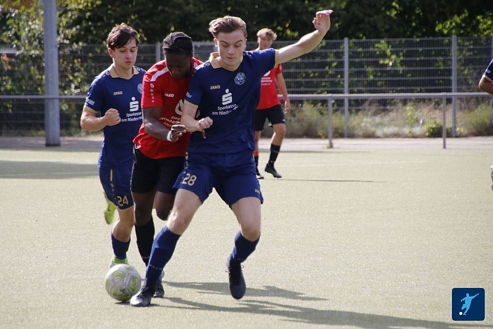 Der VfL Repelen wurde nach allen Regeln der Kunst auseinandergenommen. Der VfL Repelen wurde nach allen Regeln der Kunst auseinandergenommen.