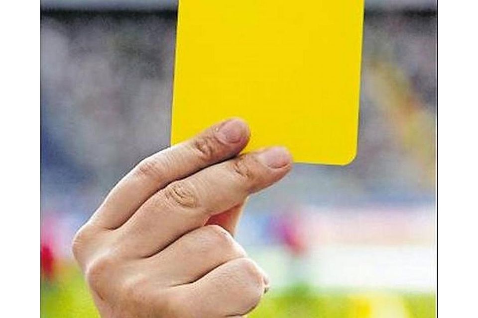 An der Gelben-Karte-plus scheiden sich die Geister.	Foto: dpa