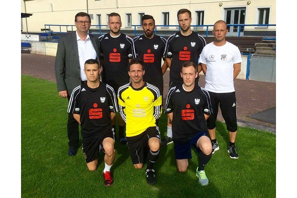 Preussen-Coach Alexander Daul (rechts) mit den Neuzugängen für die neue Saison   (F. Facebook MSC)