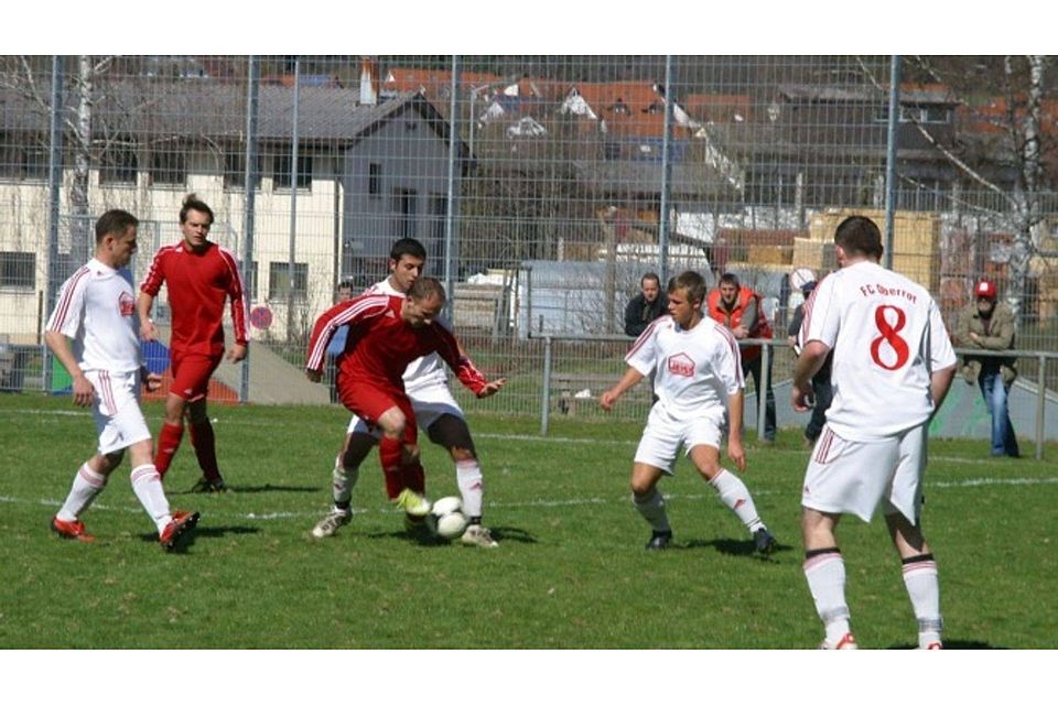 In der Saison 2011/2012 trafen der FC Oberrot und der FV Sulzbach/Murr das bislang letzte Mal in einem Punktspiel aufeinander. Die Partie am 1. April 2012 in der A2 Rems-Murr (unser Bild) endete mit 5:1 für den FCO, der rund zwei Monate später als Meister in die Bezirksliga aufstieg.  Archivfoto: Wolfgang Jurthe