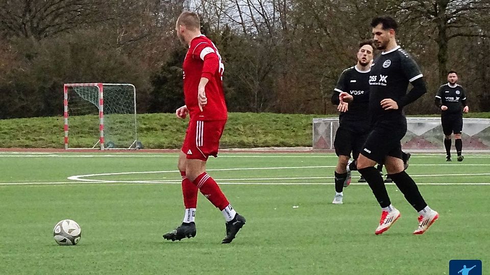 Sedat Yildirim (rechts vorne) brachte die zweite Mannschaft des VfL Fontana Finthen mit zwei Treffern auf die Siegerstraße im Duell mit der TSVgg. Stadecken-Elsheim.