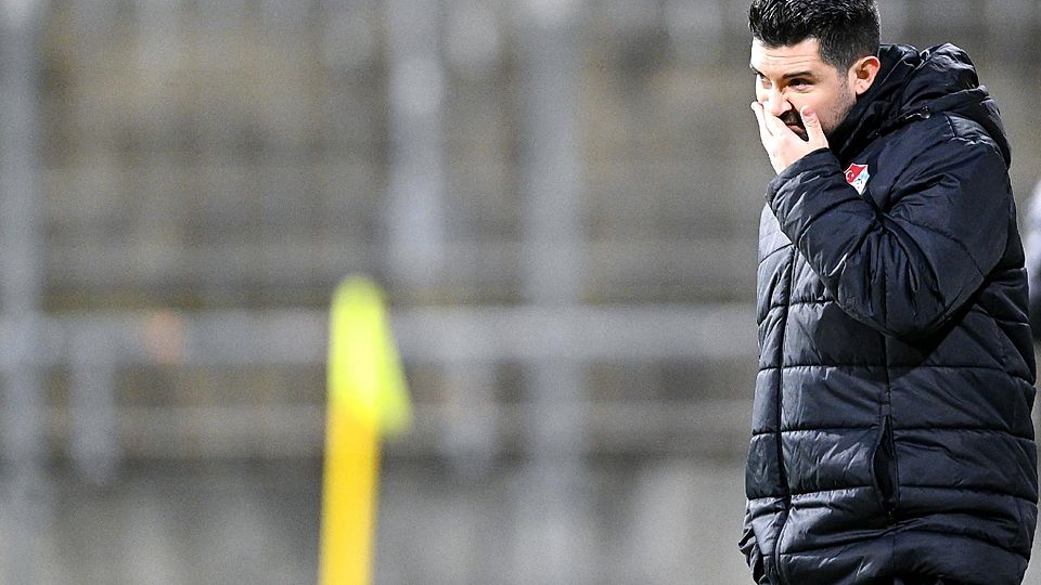 Türkgücü-Trainer Alper Kayabunar ist enttäuscht nach der Niederlage gegen die Bayern-Amateure