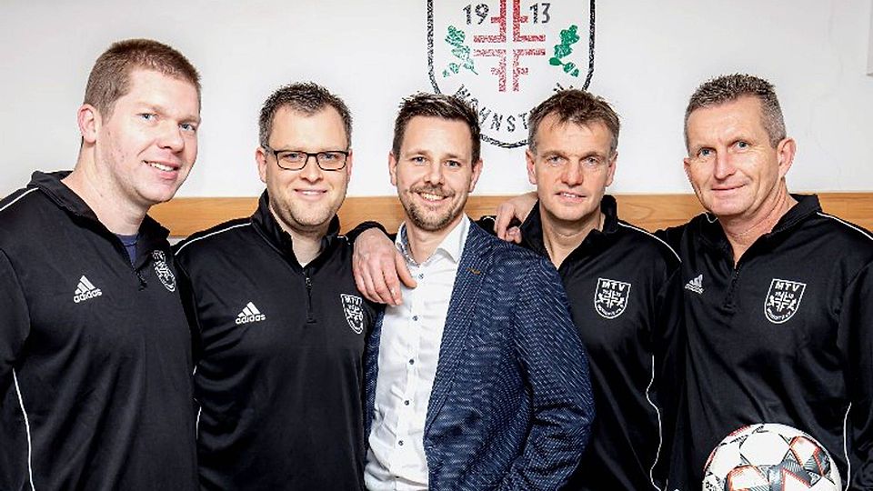 Hendrik Herre, Stephan Reese, Thomas Liburg, Andreas Klein und Andreas Schmidt (von links) engagieren sich im neugegründeten Kompetenzteam des MTV Wohnste und wollen die Herrenfußballer mittelfristig zurück in die Kreisliga holen. Foto: Krause Thorsten Brunckhorst