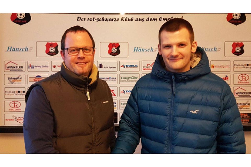 Rückkehrer: Herzlakes Sportkoordinator Dennis Strauch (l.) mit Offensivspieler Dominik Went. Foto: A. Winkeler