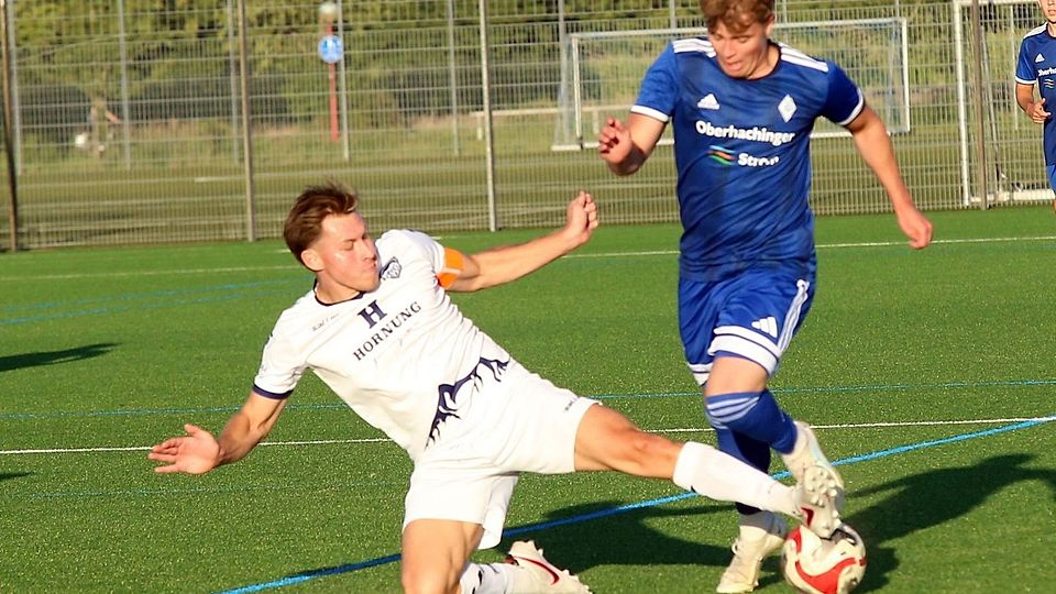 Nach einem furiosen Sieg am vergangenen Spieltag kann der FC Deisenhofen II (blau) den positiven Trend gegen den SV München West nicht fortführen.