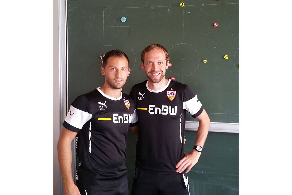 Domenico Tedesco und Andreas Hinkel trainieren die U17 des VfB Stuttgart.