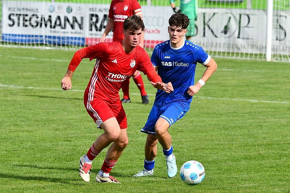 Die Pfreimder (in rot) stellten ihre derzeit starke Form auch gegen Tännesberg unter Beweis.