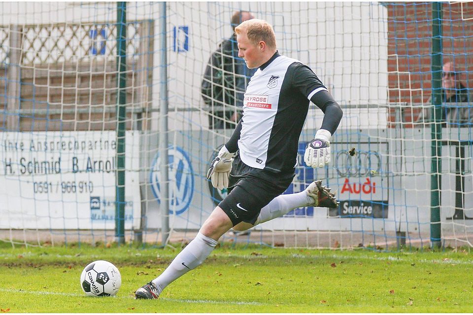 In den letzten Spielen in dieser Saison wird Kersten Kuhl noch das Tor des SV Holthausen/Biene hüten. Ab Sommer steht der 22-jährige Schlussmann jedoch wieder beim SV Meppen II zwischen den Pfosten. F: Werner Scholz