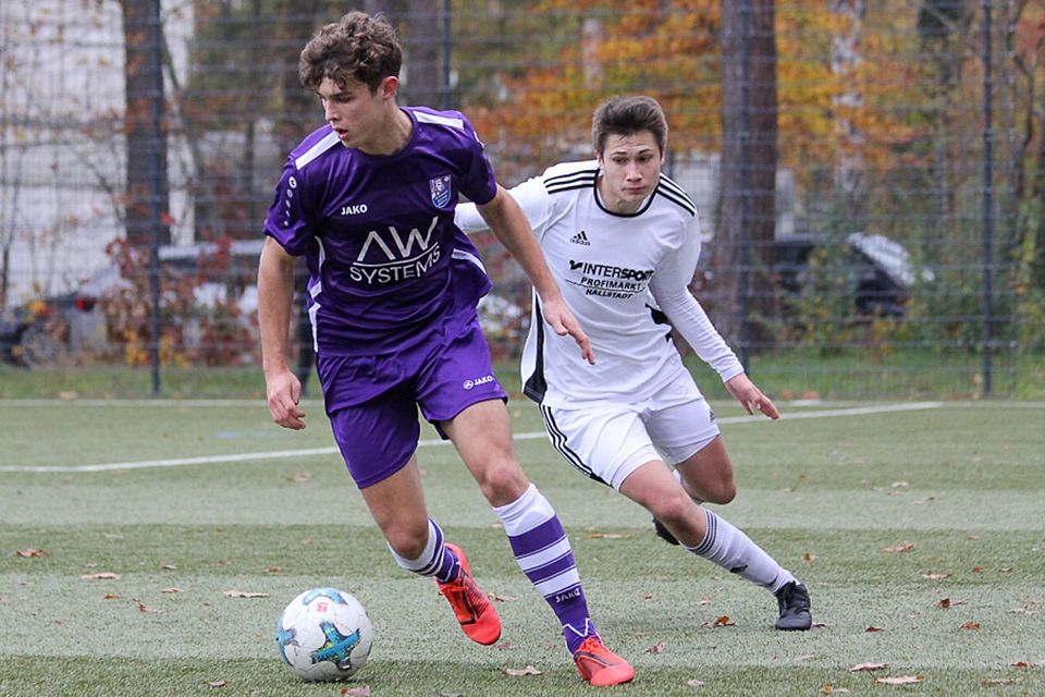 Marius Kühhorn (vorne) streift sich künftig das Trikot des TSV Burgebrach über.