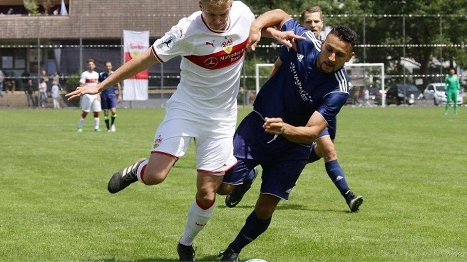 VfB II-Stürmer Jan Ferdinand (links) hat sich beim 0:2 gegen den FC Homburg schwerer verletzt. Foto: Archiv Pressefoto Baumann