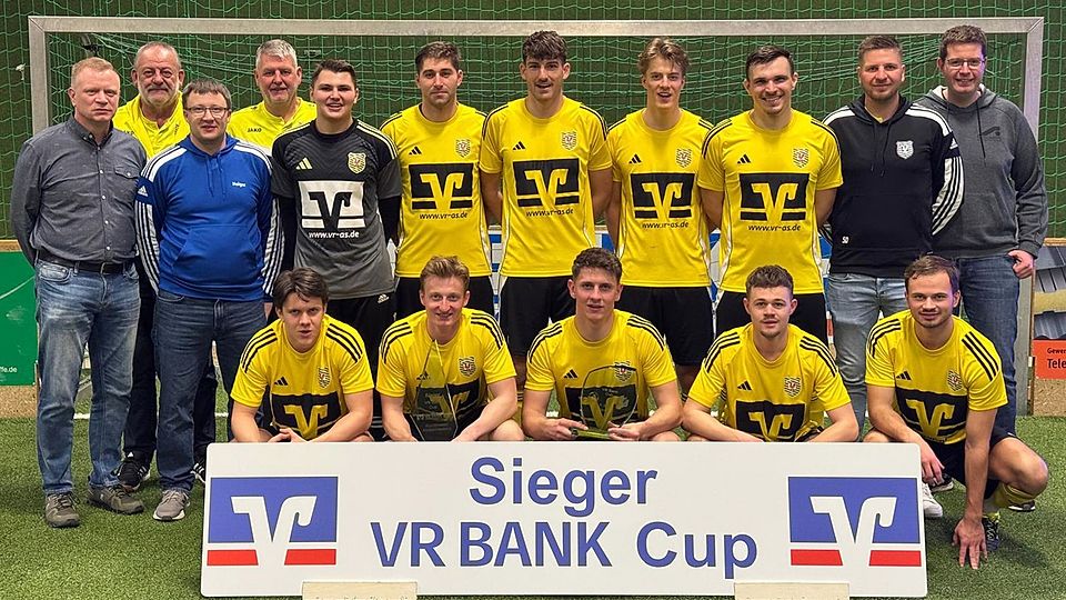 Der SV Hahnbach hat den Titel beim Kunstrasen-Turnier in Sulzbach-Rosenberg erfolgreich verteidigt. 