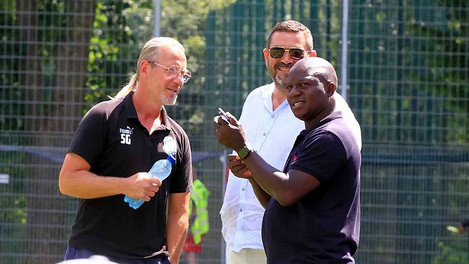 Christiano Adigo ist nicht mehr Trainer der Adlerträger. Links Co- und Techniktrainer Simon Gottschling, in der Mitte Sportdirektor Frank Salomon.